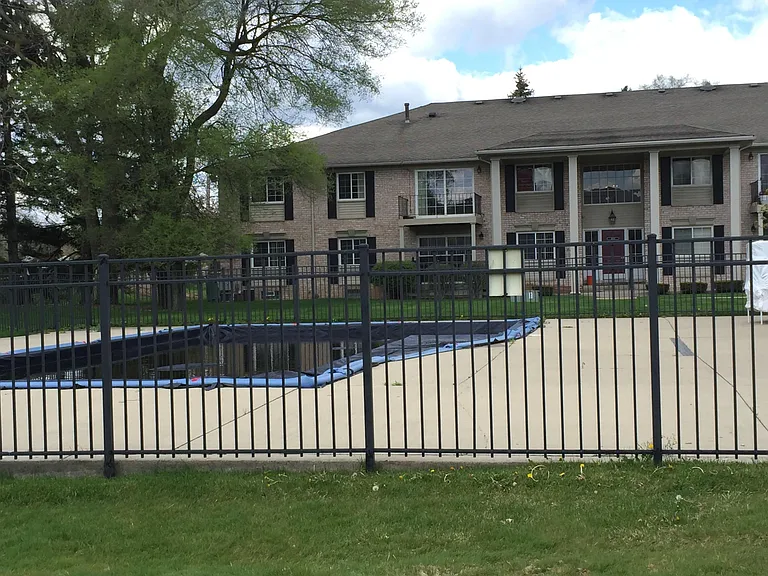 6121 Orchard Lake Rd #201 — Photo 19