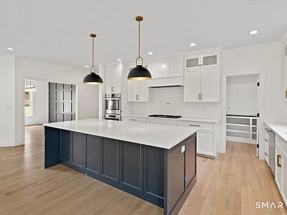 5th image of 600 Lydall Street