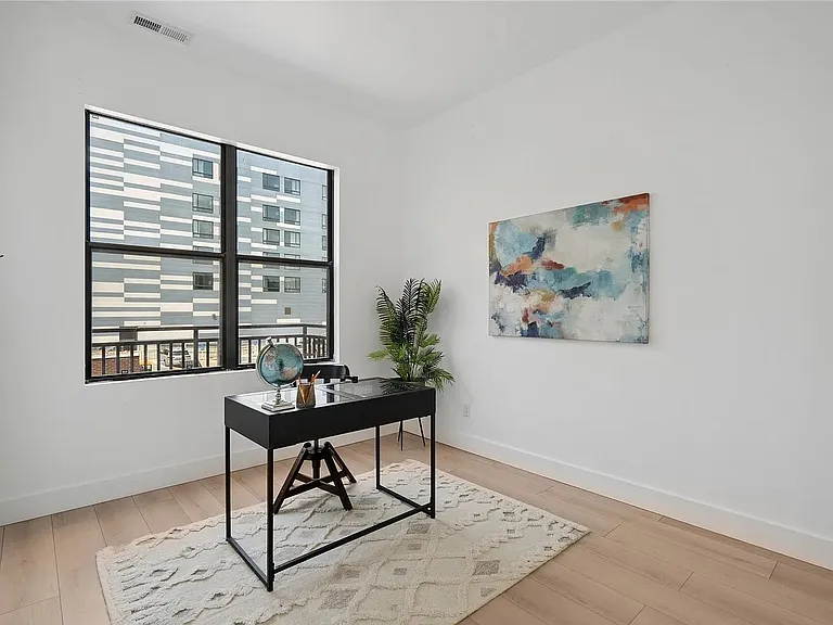 400 E Locust St #213 — Photo 10