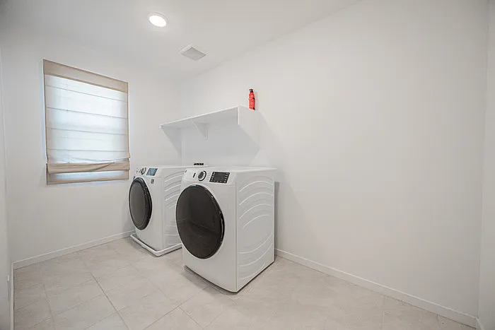 7412 W Gardenia Ave — Photo 28