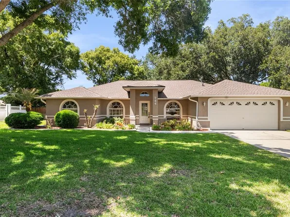 744 Cedar Knoll Dr N, Lakeland, FL 33809