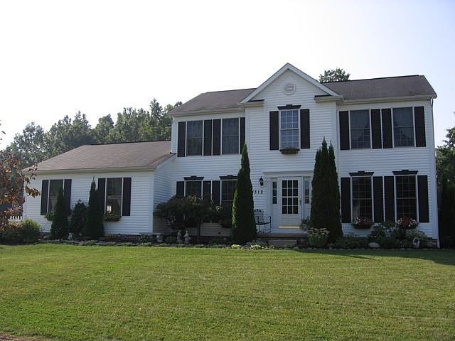 1st image of 4312 Clover Dr