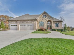 2172 Sawyers Pond Dr, Johnson City, TN 37604