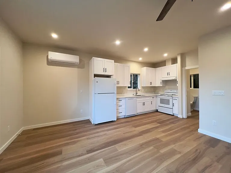 Hilltop Drive, 2991* — Photo 18