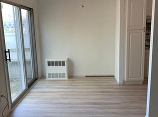 26107 Hillside Ave APT 2, Glen Oaks, NY 11004