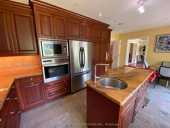 4th image of 108 Old Colony Rd