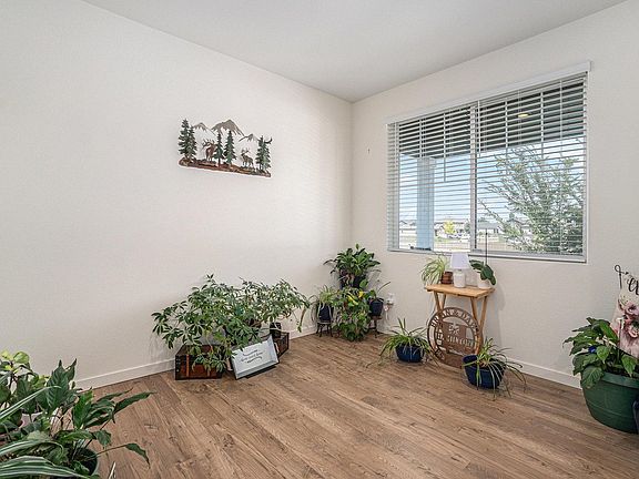 3rd image of 605 Sawyers Pond Dr