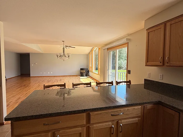 39 Peacock Ln — Photo 4