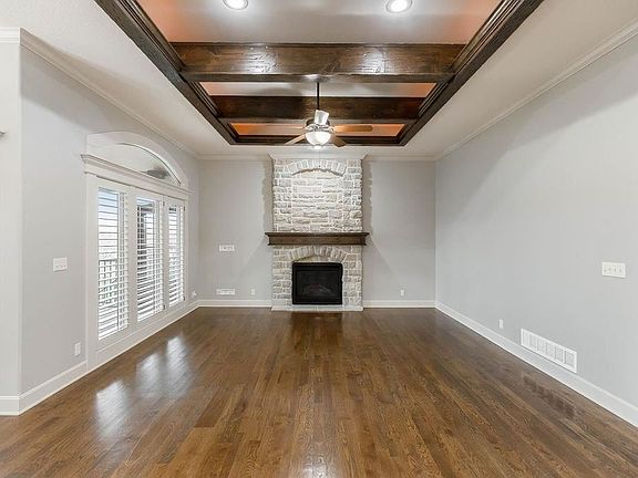5th image of 15212 King St