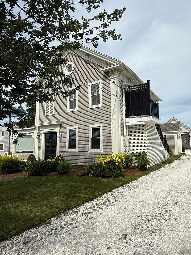 8 South Street — Photo 1