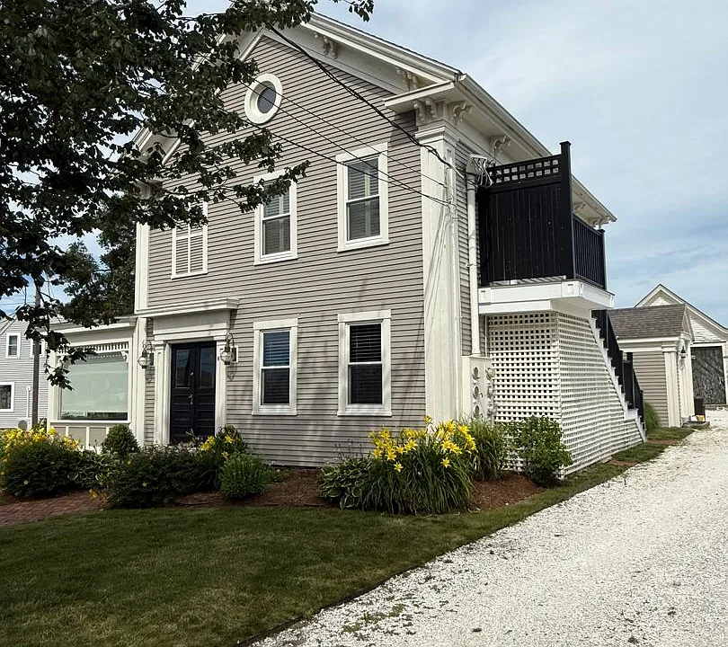 8 South St