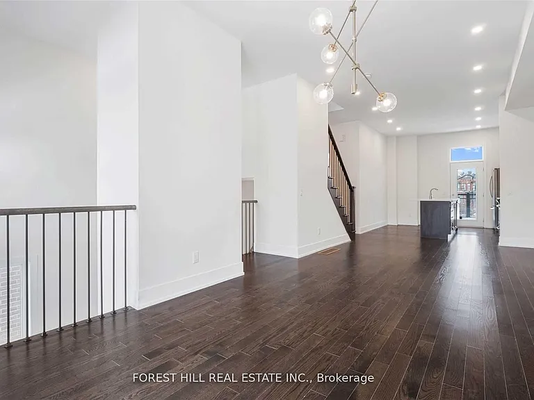 9144 Bathurst St — Photo 12