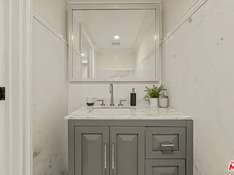 1825 Pandora Ave #Penthouse 402 — Photo 14