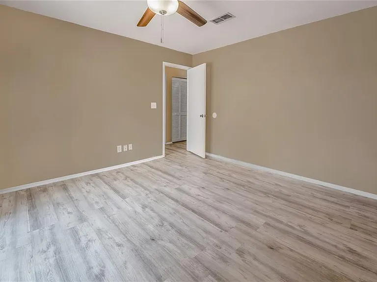 3826 Lake Shore Dr — Photo 19
