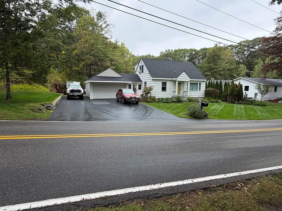 515 Mitchell Rd — Photo 2