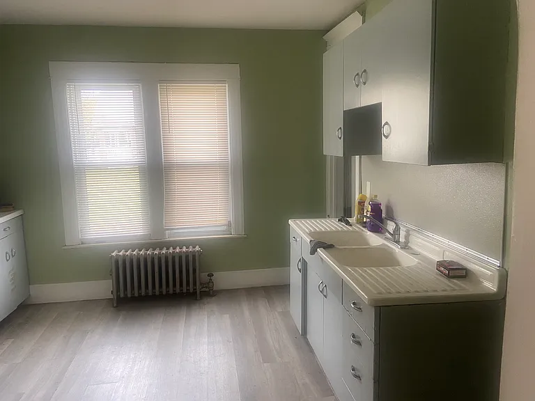 10410 American St — Photo 12