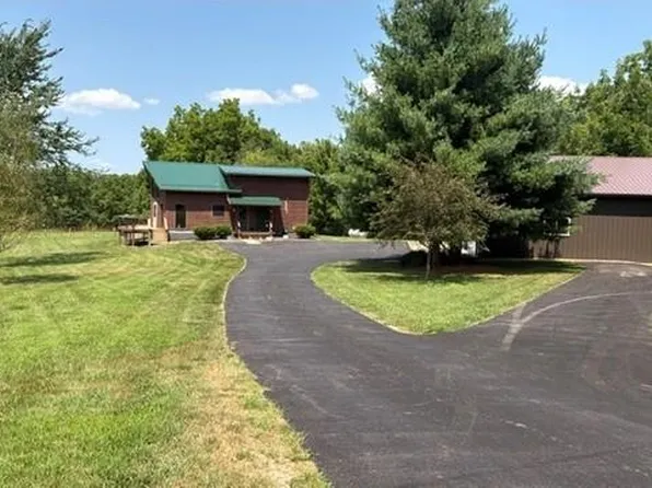 5990 Mill Rd, Avoca, WI 53506