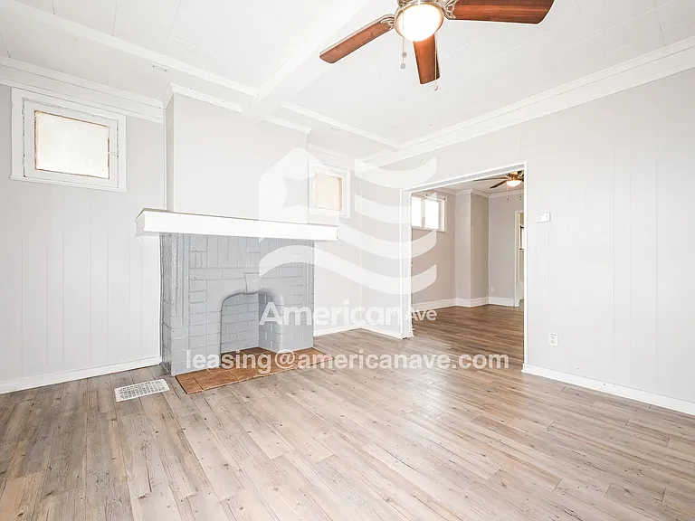 699681_001_living_room_2.jpg