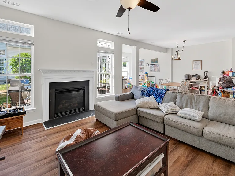 418 Nicklaus Ln — Photo 2
