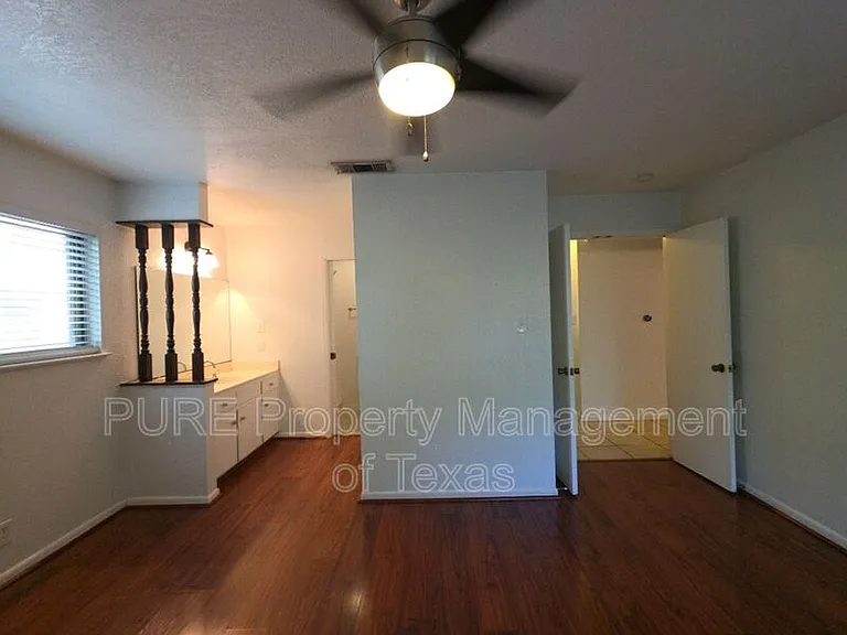 3000 Lakeside Dr — Photo 24