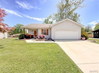 222 Elm Dr, Fairview Heights, IL 62208