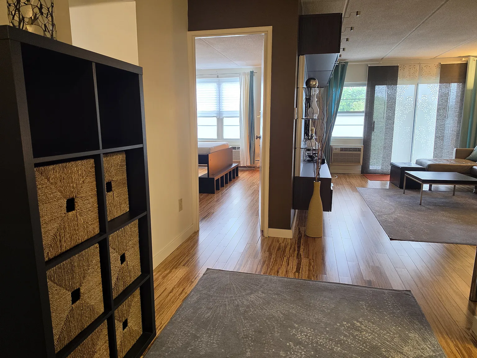 1 bed, 678 sqft, $2,100 — Photo 2