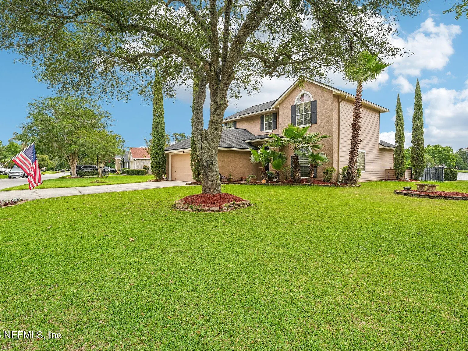 4 bed, 2.5 bath, 2106 sqft, $2,600 — Photo 3