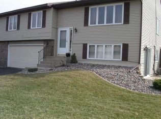 10323 Balsam Ln, Eden Prairie, MN 55347