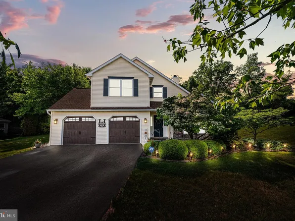 309 Cameron Dr, Douglassville, PA 19518