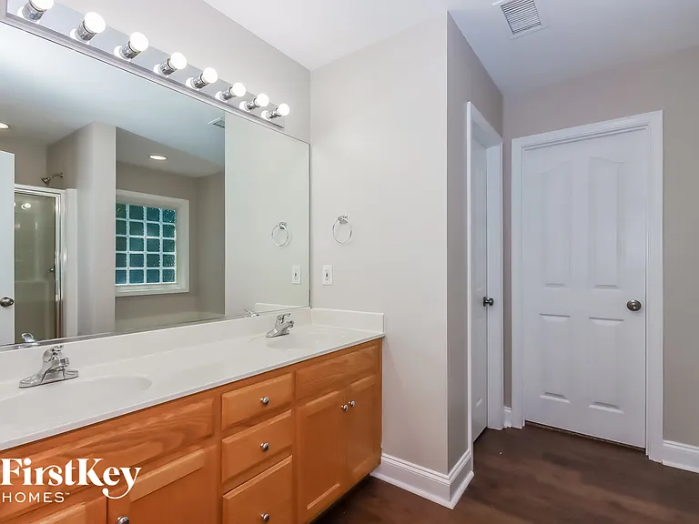 645 White Oaks Rd — Photo 10