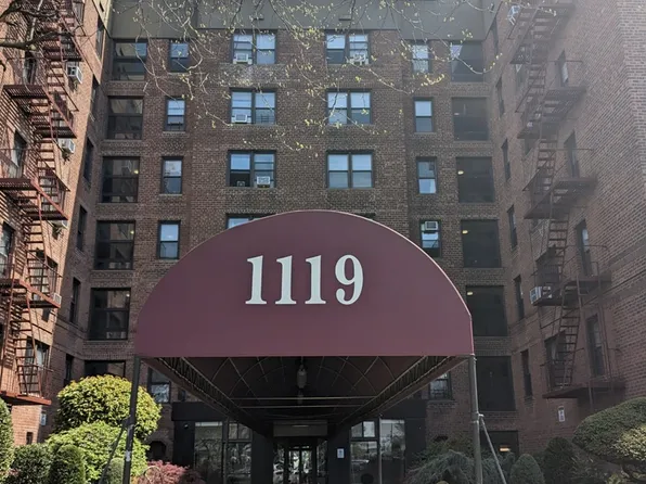 1119 Ocean Parkway image 1 of 11