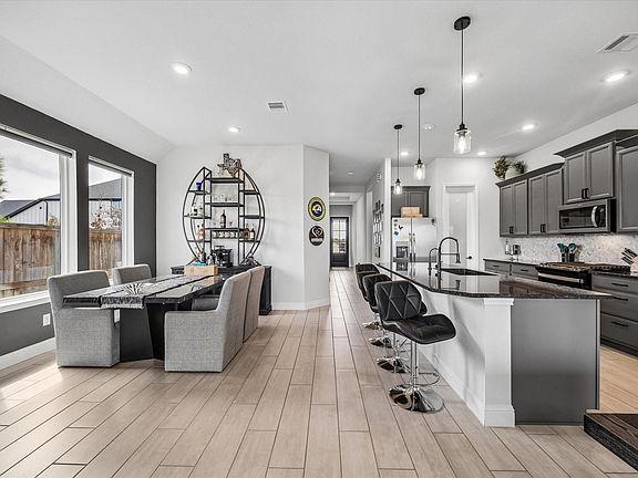4th image of 2102 Grapewood Ln