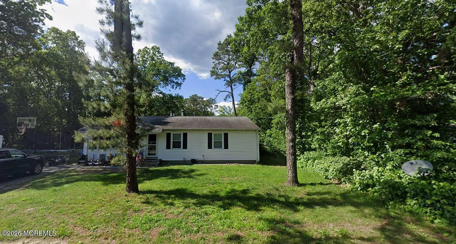 3 bed, 1323 sqft, $2,995 — Photo 1