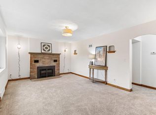 4260 N 93rd St, Wauwatosa, WI 53222
