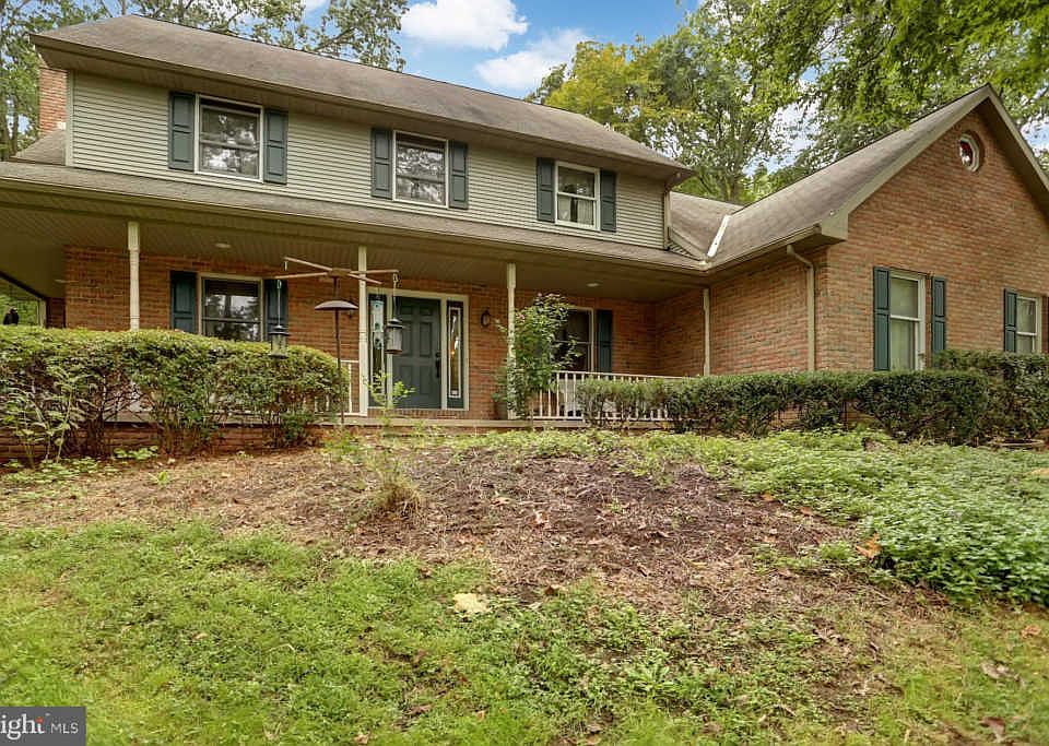 1st image of 29 Highland Dr