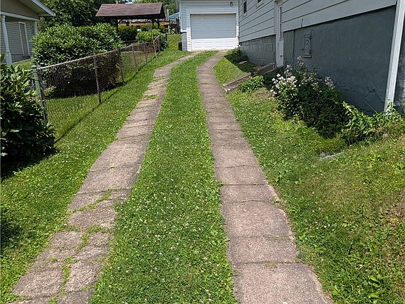 5th image of 213 McGill Ave
