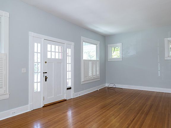 4th image of 1839 Deer Park Ave