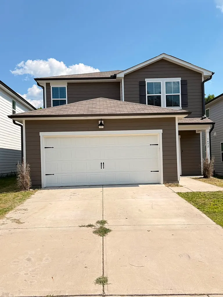 4 bed, 1928 sqft, $2,245 — Photo 1
