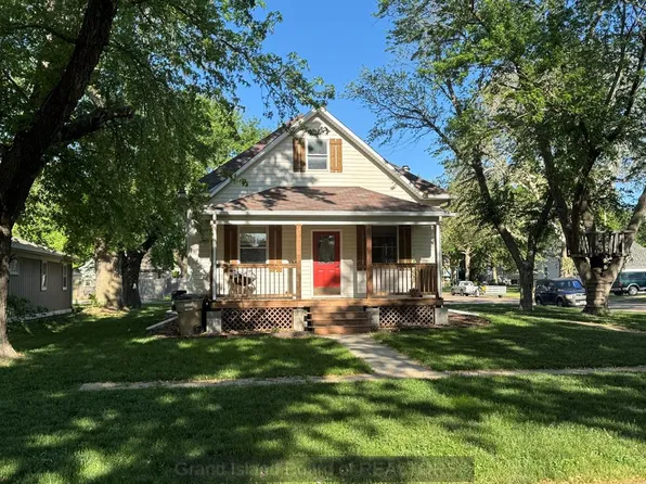 721 10th St, Aurora, NE 68818
