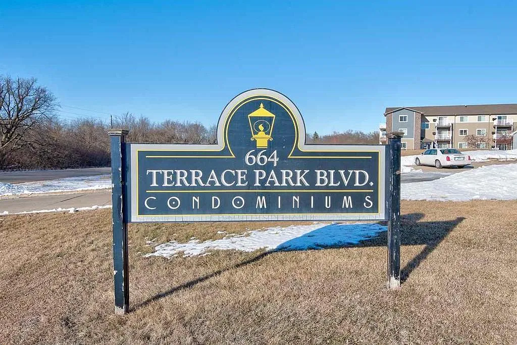 664 Terrace Park Blvd — Photo 1