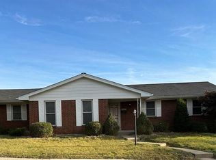 4409 Fatima Dr, Saint Louis, MO 63123