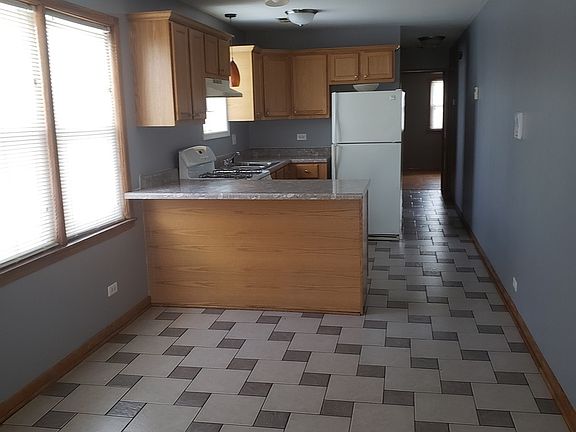 5th image of 6803 S Artesian Ave #2