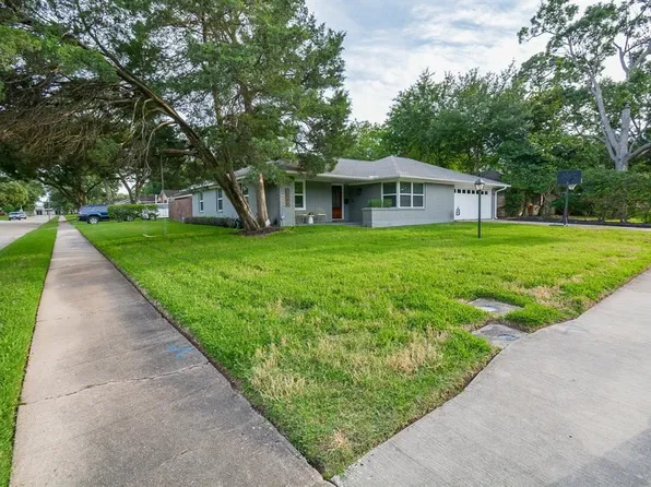 2102 Lazybrook Dr, Houston, TX 77008