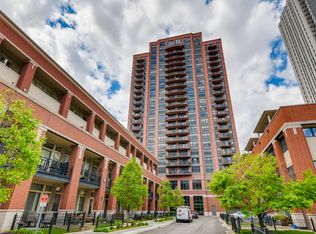 330 N Jefferson St, Chicago, IL