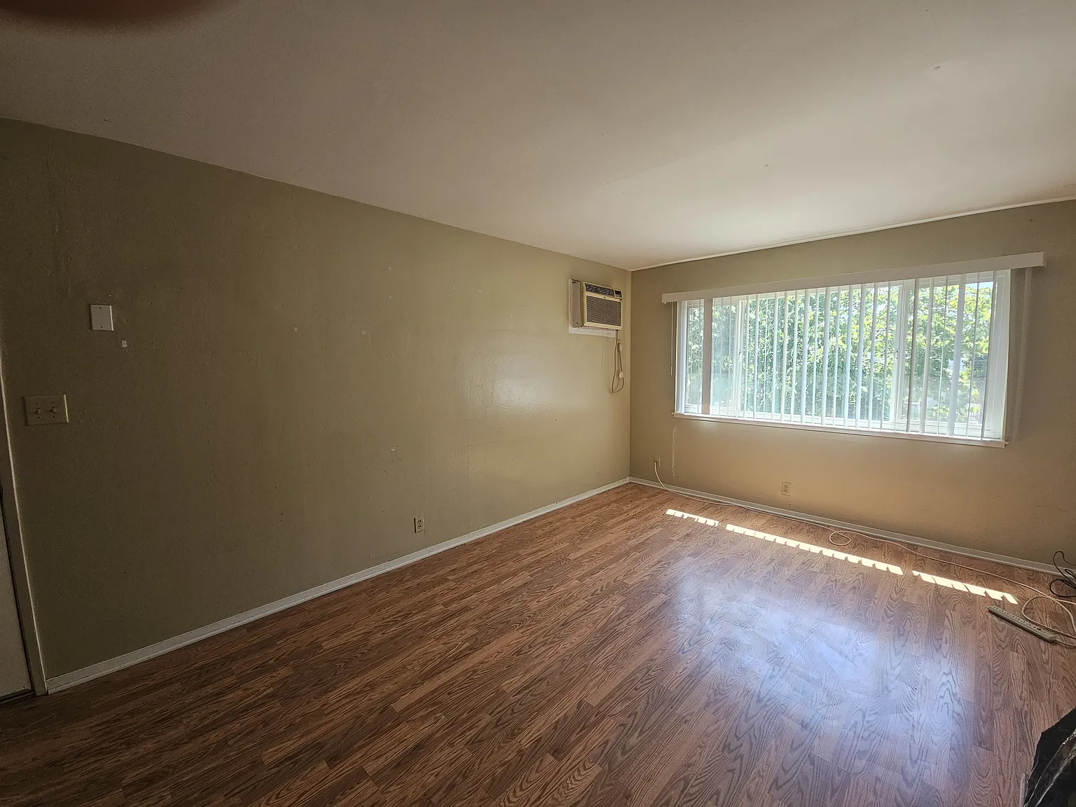 2 bed, $1,900 — Photo 3