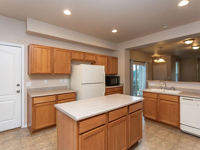 6563 Silverwind Cir — Photo 6