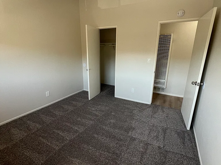 1021 E Cypress Ave — Photo 23