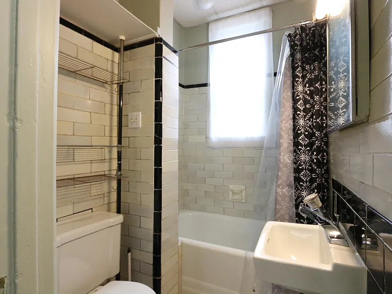 1116 W Polk St #1RB — Photo 8
