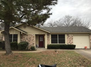 5604 Oregon Trl, Haltom City, TX 76148
