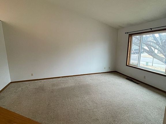 5th image of 1210 Clover Ridge Ct